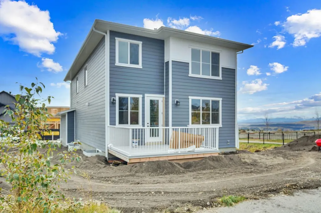 75 Sunvalley Way Cochrane AB T4C0X8