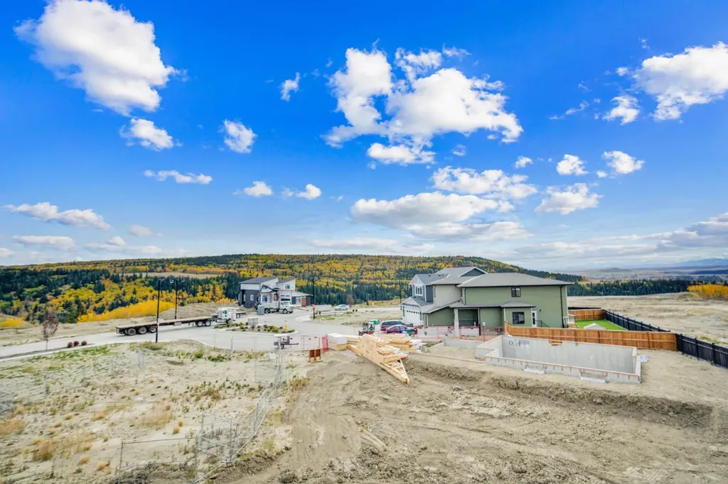 75 Sunvalley Way Cochrane AB T4C0X8