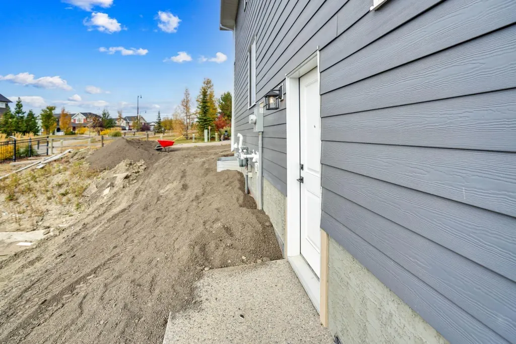 75 Sunvalley Way Cochrane AB T4C0X8