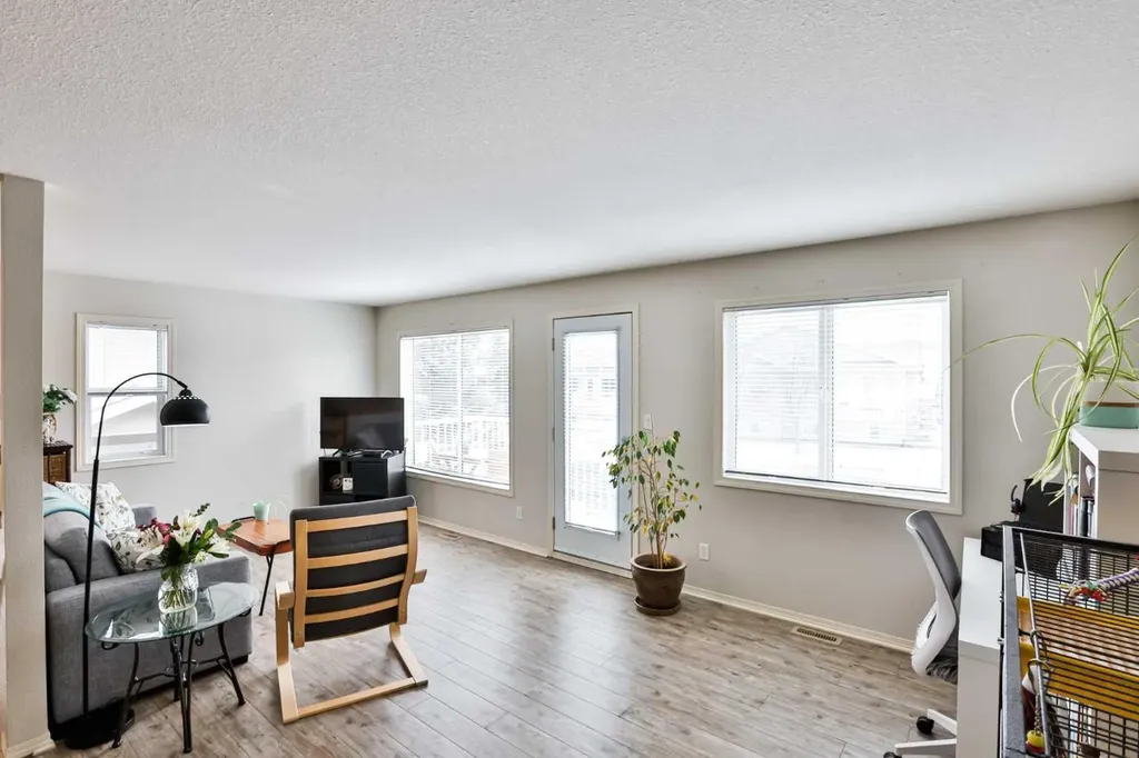 47 Highlands Place W Lethbridge AB T1J 4Y3