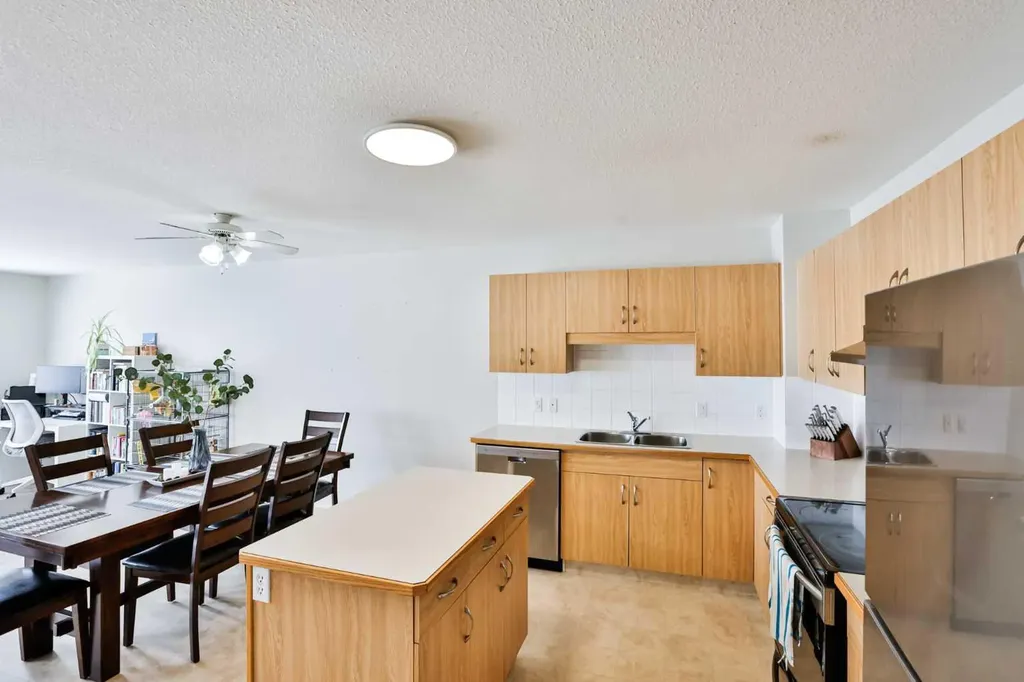 47 Highlands Place W Lethbridge AB T1J 4Y3