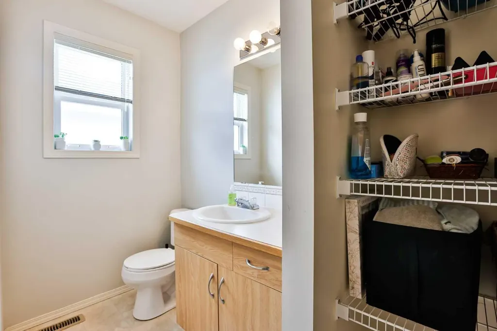 47 Highlands Place W Lethbridge AB T1J 4Y3