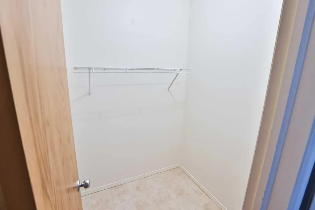 47 Highlands Place W Lethbridge AB T1J 4Y3