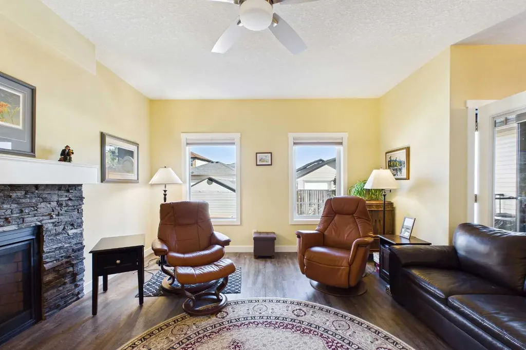 1910 High Park Circle NW High River AB T1V 0E7