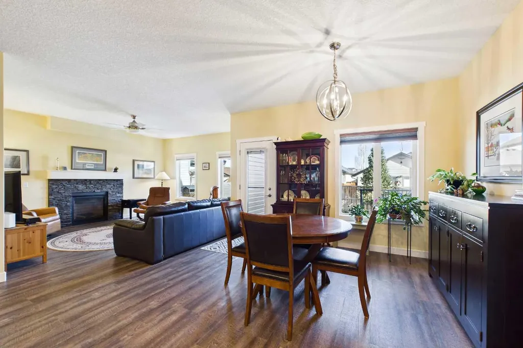 1910 High Park Circle NW High River AB T1V 0E7
