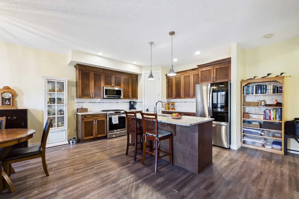1910 High Park Circle NW High River AB T1V 0E7