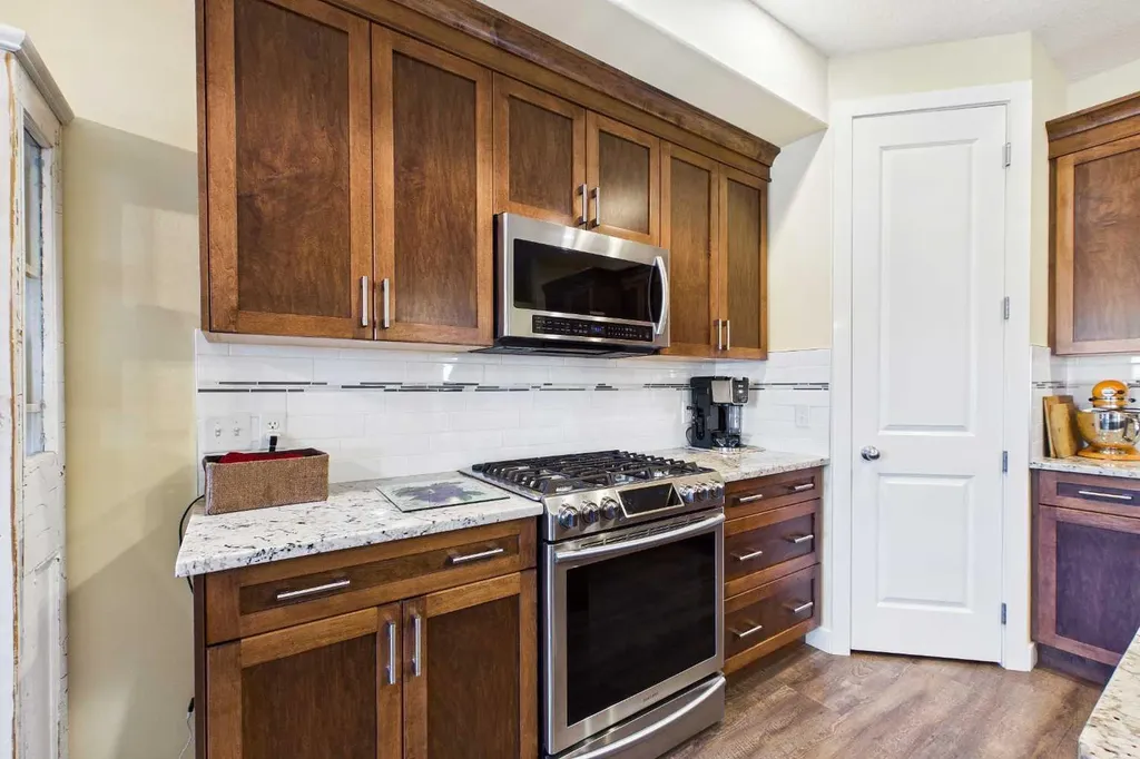 1910 High Park Circle NW High River AB T1V 0E7