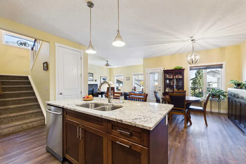 1910 High Park Circle NW High River AB T1V 0E7