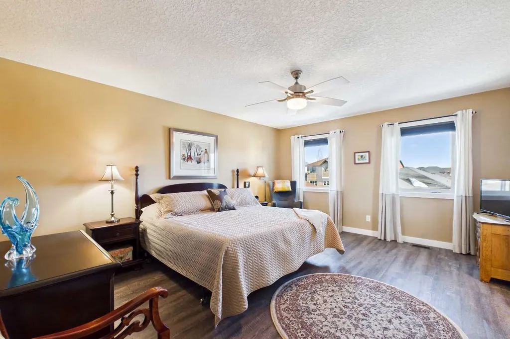 1910 High Park Circle NW High River AB T1V 0E7