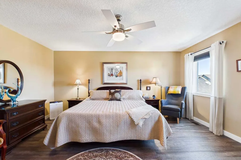 1910 High Park Circle NW High River AB T1V 0E7
