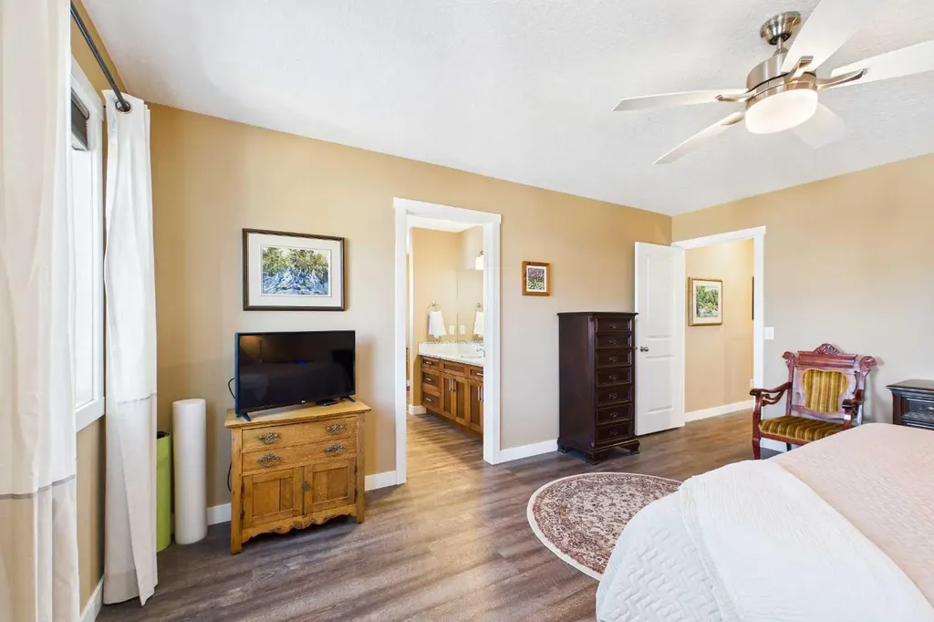 1910 High Park Circle NW High River AB T1V 0E7