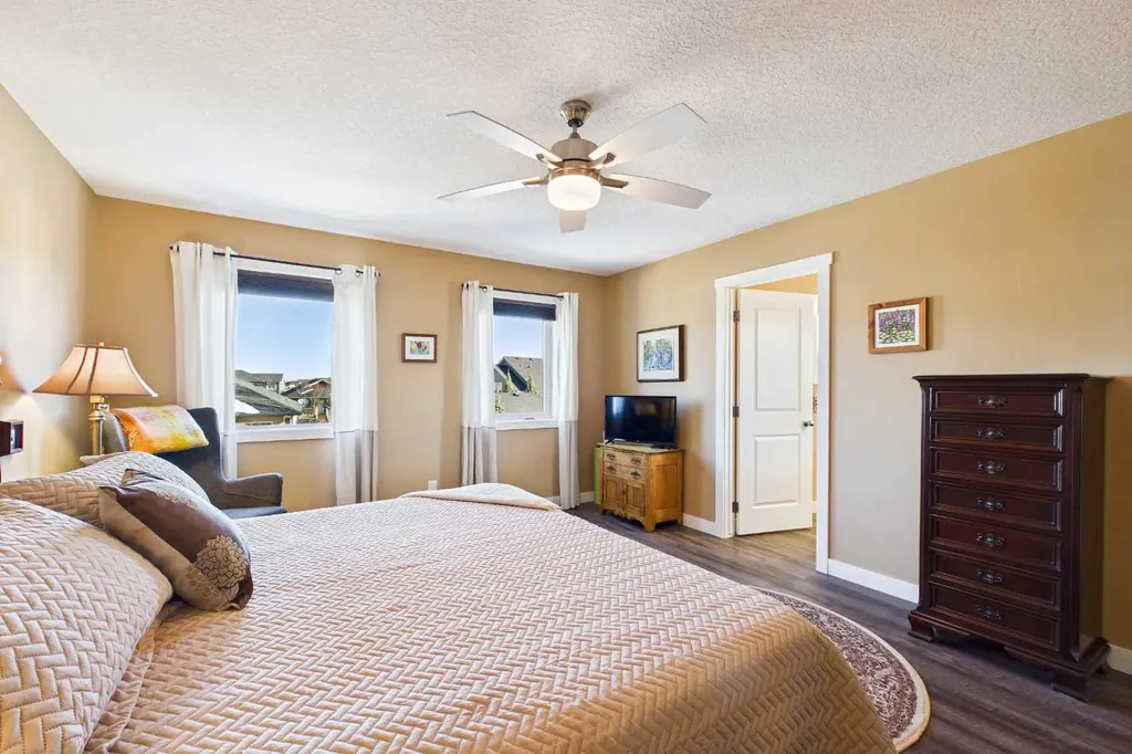 1910 High Park Circle NW High River AB T1V 0E7