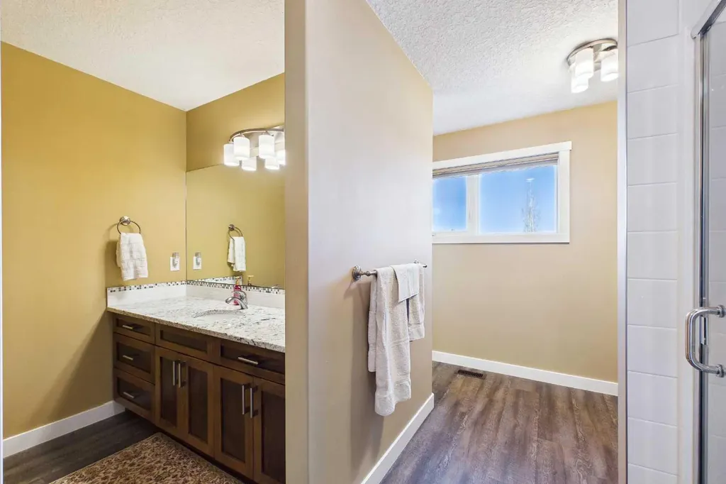 1910 High Park Circle NW High River AB T1V 0E7