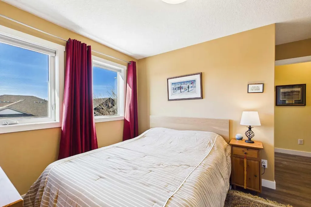 1910 High Park Circle NW High River AB T1V 0E7