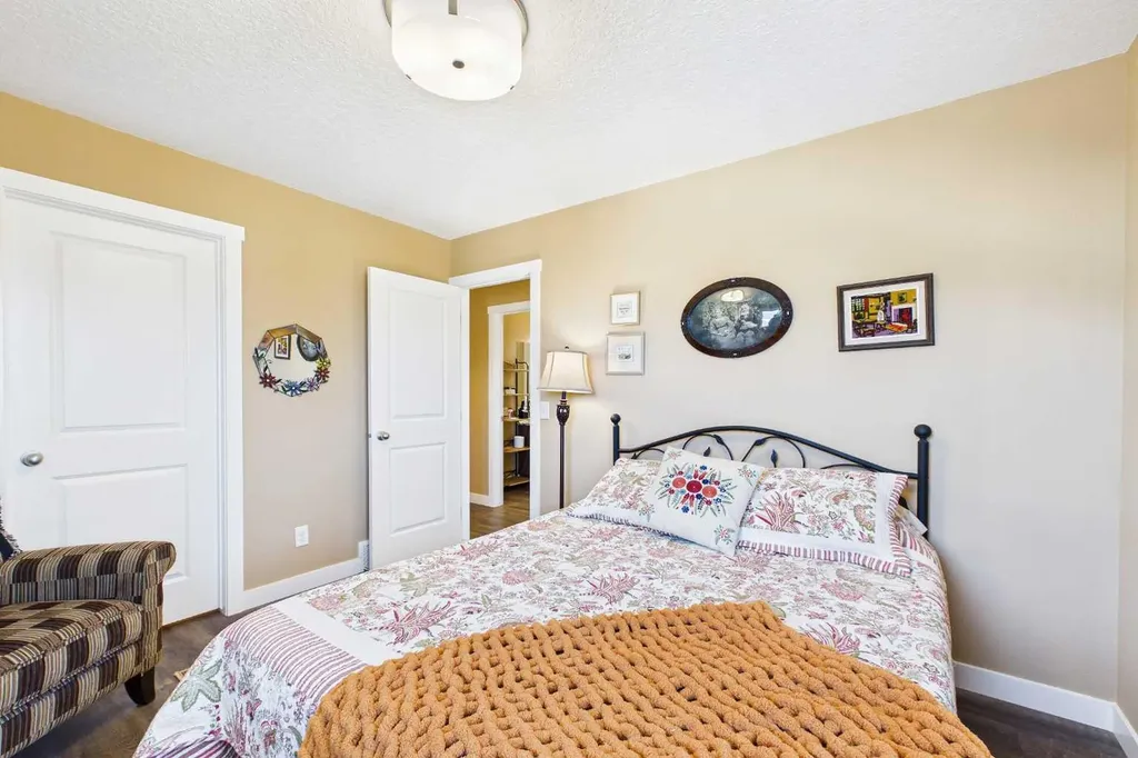 1910 High Park Circle NW High River AB T1V 0E7