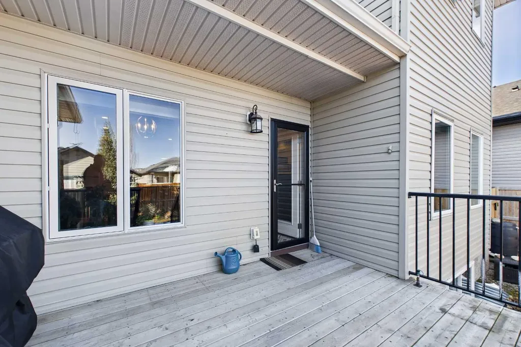 1910 High Park Circle NW High River AB T1V 0E7