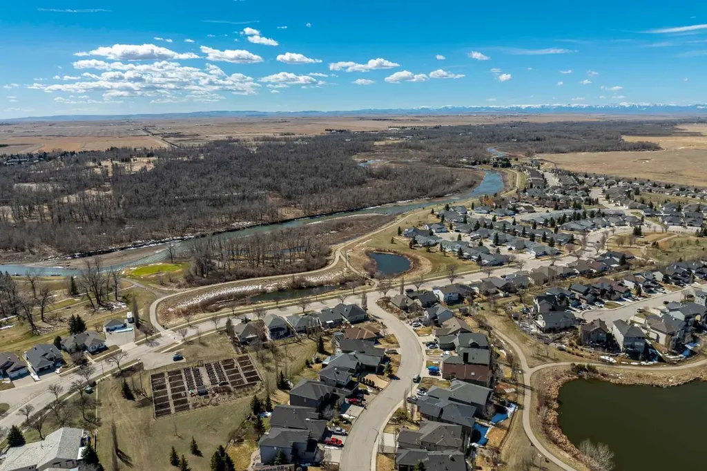 1910 High Park Circle NW High River AB T1V 0E7
