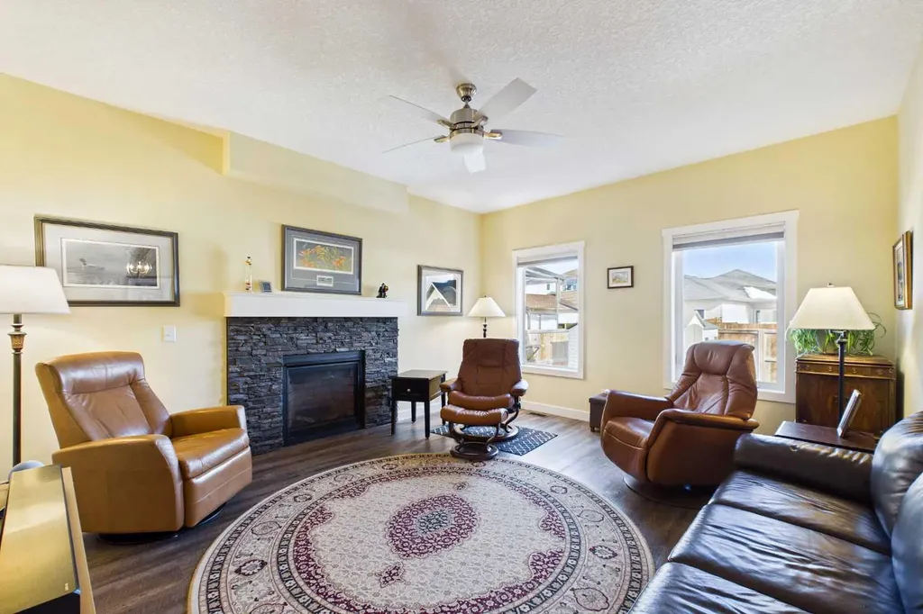 1910 High Park Circle NW High River AB T1V 0E7