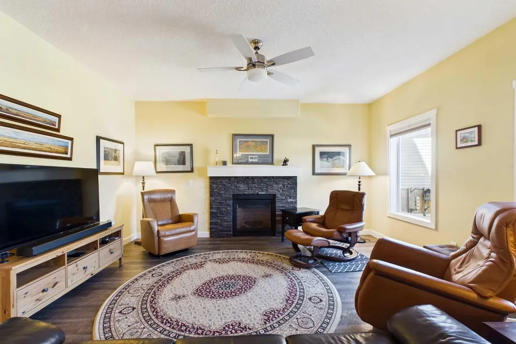 1910 High Park Circle NW High River AB T1V 0E7