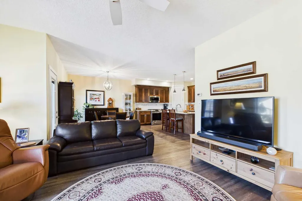1910 High Park Circle NW High River AB T1V 0E7