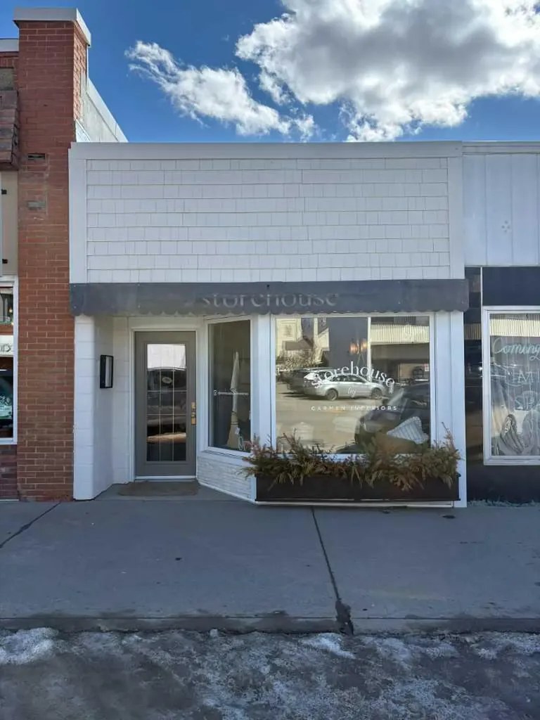 2021 19 Avenue Didsbury AB T0M 0W0