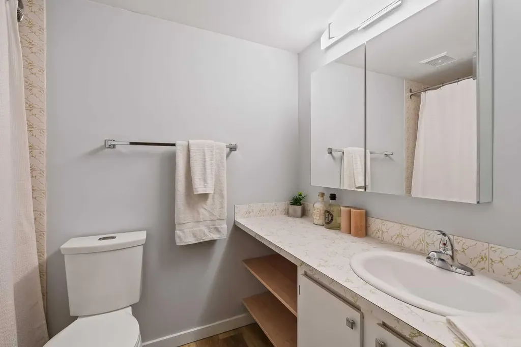 310 4 Avenue NE Calgary AB T2E 0J5