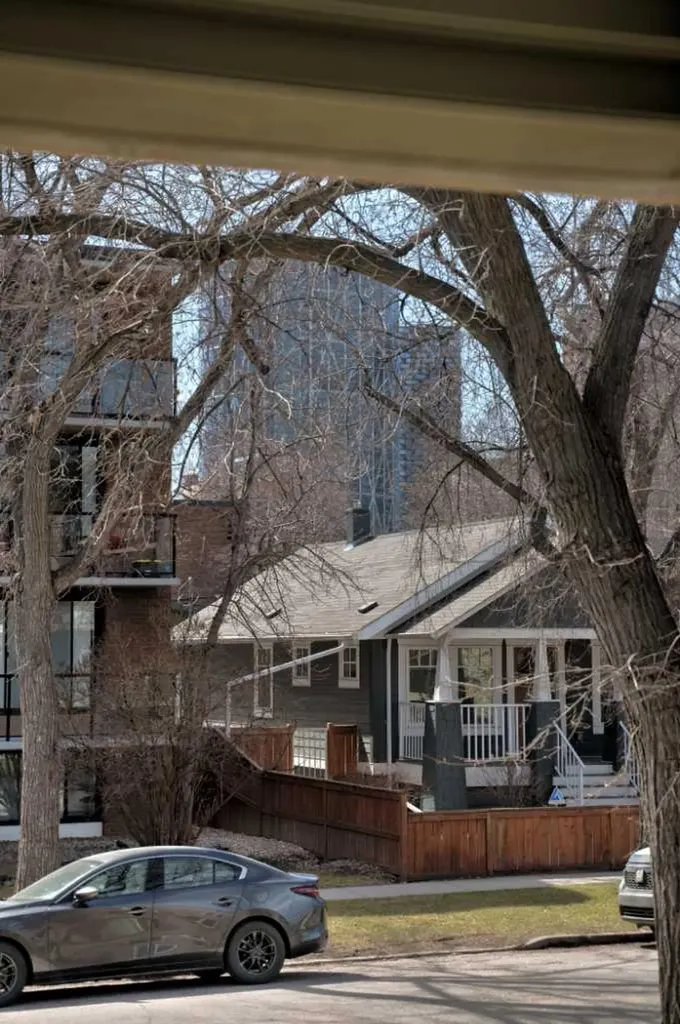 310 4 Avenue NE Calgary AB T2E 0J5