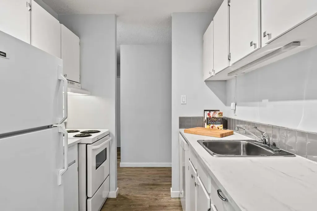 310 4 Avenue NE Calgary AB T2E 0J5