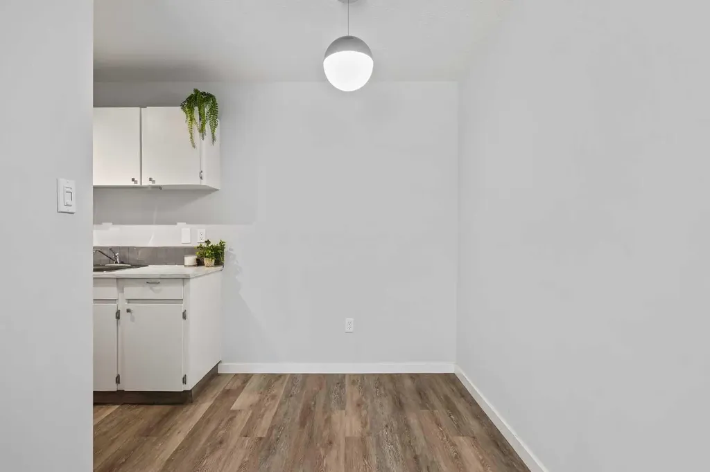 310 4 Avenue NE Calgary AB T2E 0J5
