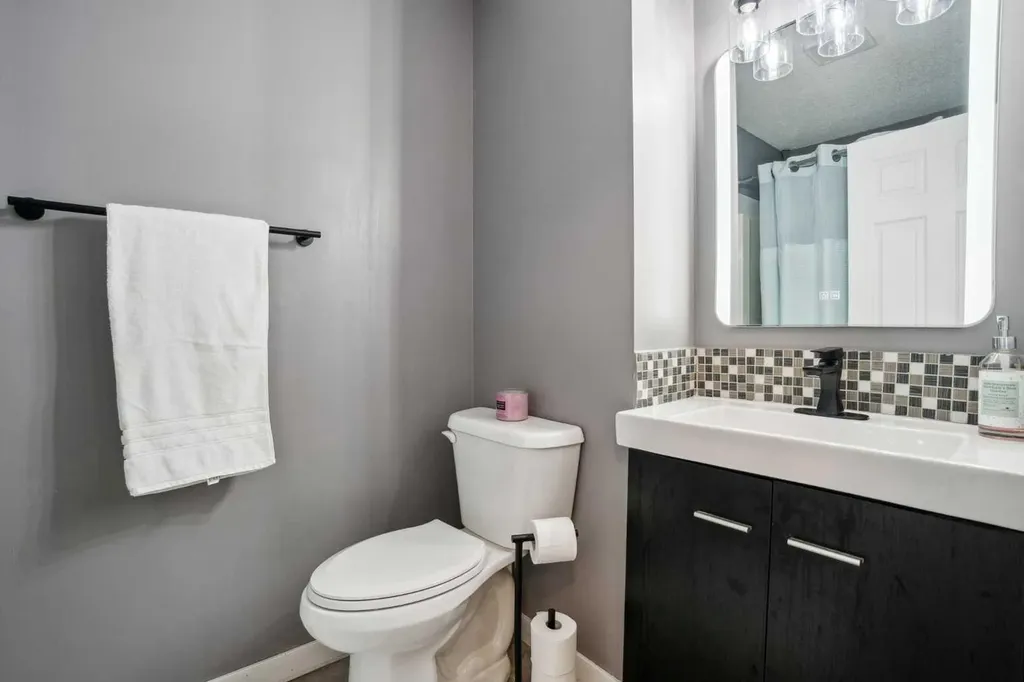 1336 154 Avenue SW Calgary AB T2Y 3E5