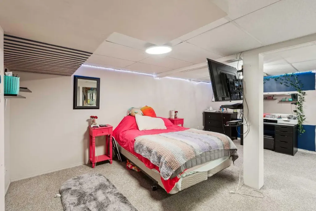 1336 154 Avenue SW Calgary AB T2Y 3E5