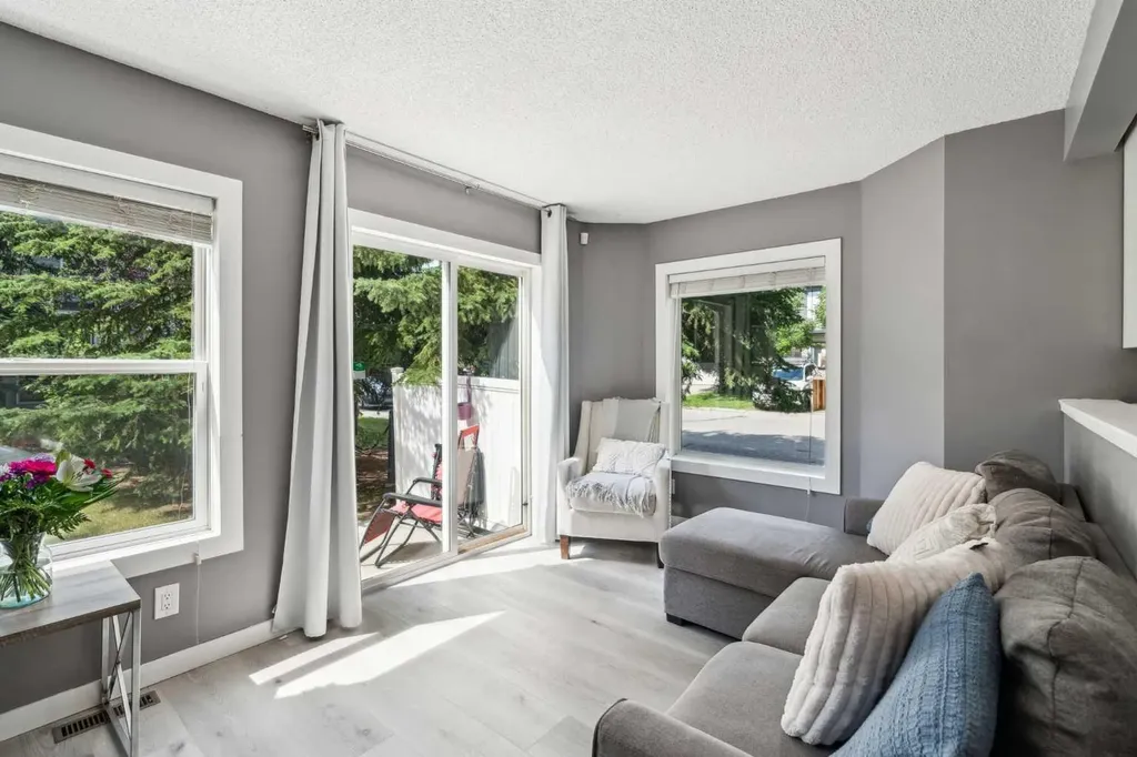 1336 154 Avenue SW Calgary AB T2Y 3E5