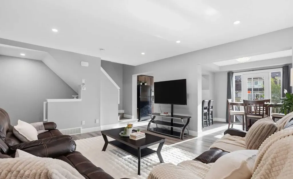 52 Windstone Green SW Airdrie AB T4B 0N5
