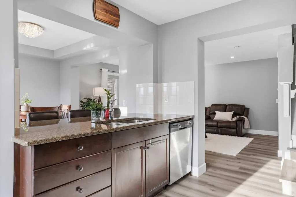 52 Windstone Green SW Airdrie AB T4B 0N5