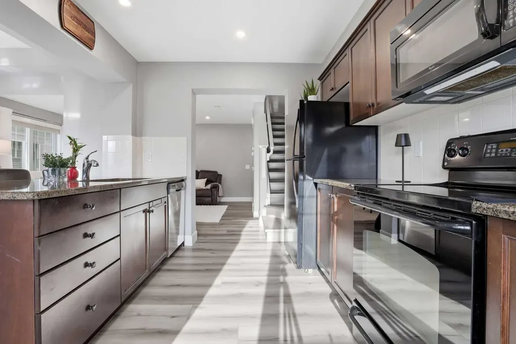 52 Windstone Green SW Airdrie AB T4B 0N5