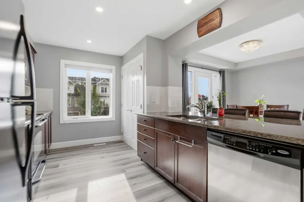 52 Windstone Green SW Airdrie AB T4B 0N5
