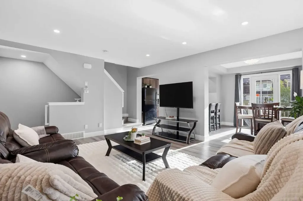 52 Windstone Green SW Airdrie AB T4B 0N5