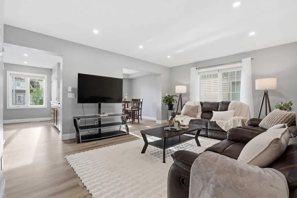 52 Windstone Green SW Airdrie AB T4B 0N5