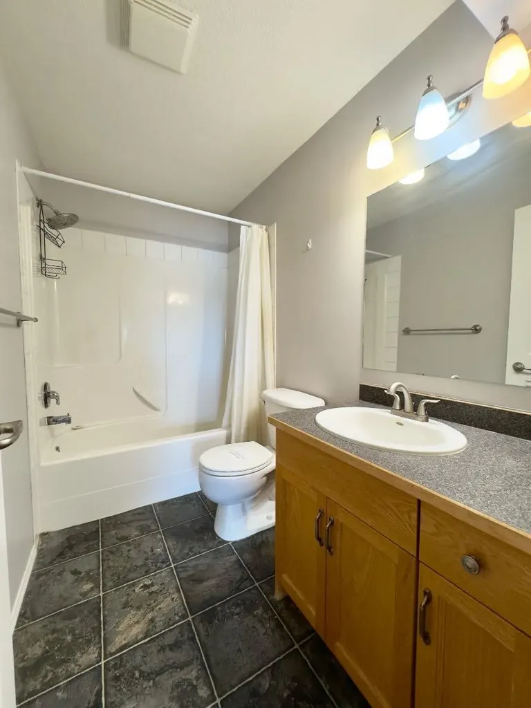 501 3 Fox Creek AB T0H1P0