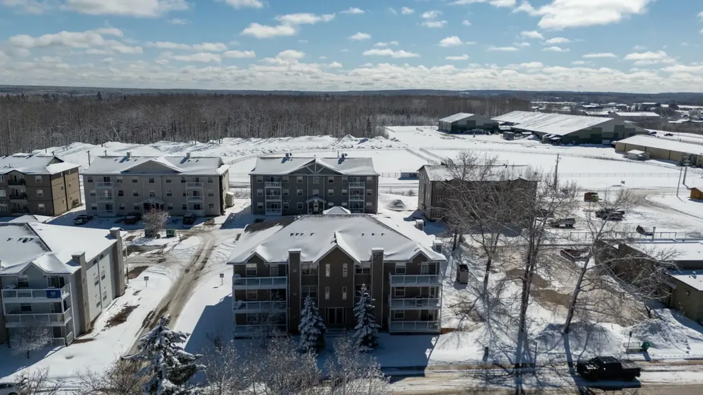 501 3 Fox Creek AB T0H1P0