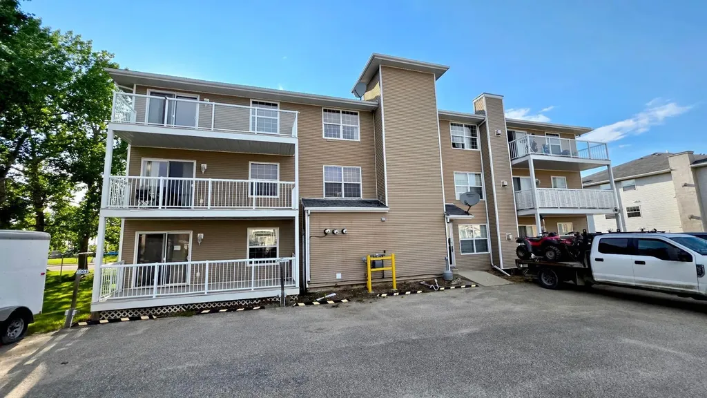 501 3 Fox Creek AB T0H1P0