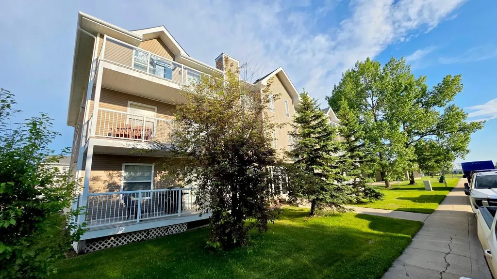 501 3 Fox Creek AB T0H1P0