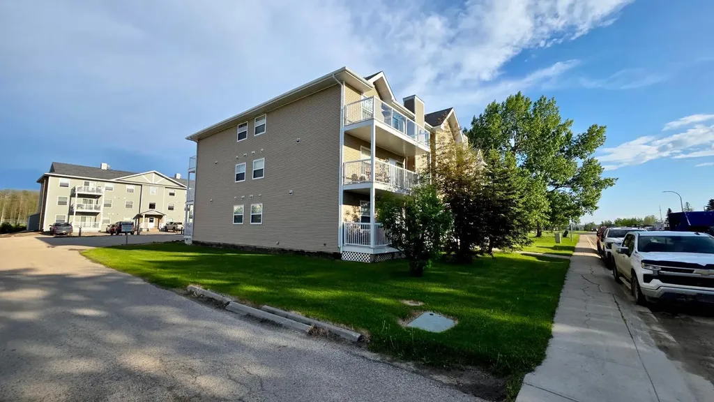 501 3 Fox Creek AB T0H1P0