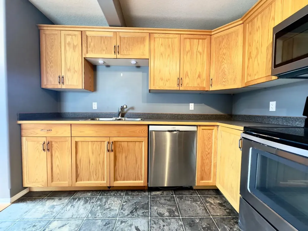 501 3 Fox Creek AB T0H1P0