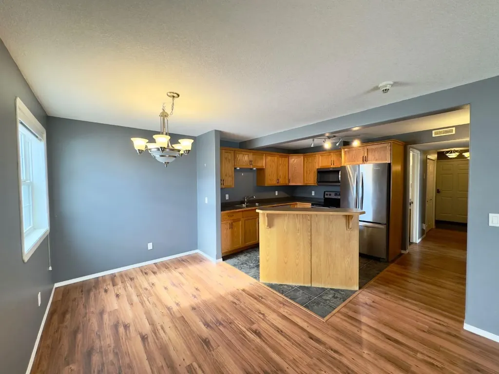 501 3 Fox Creek AB T0H1P0