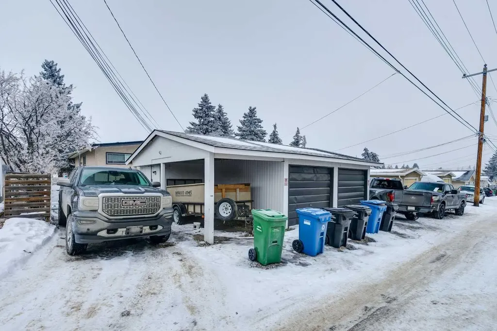 1440 45 Street SW Calgary AB T3C 2C2