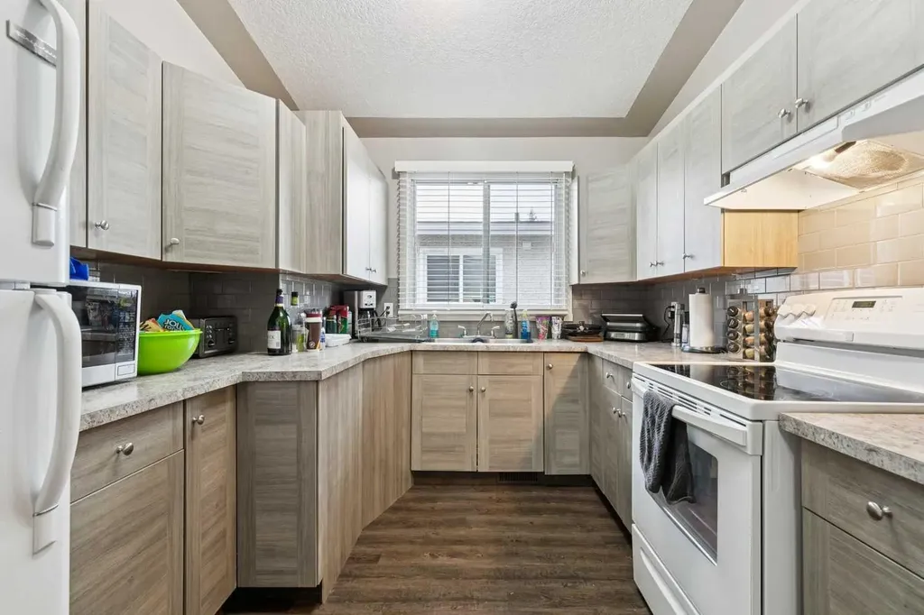 1440 45 Street SW Calgary AB T3C 2C2