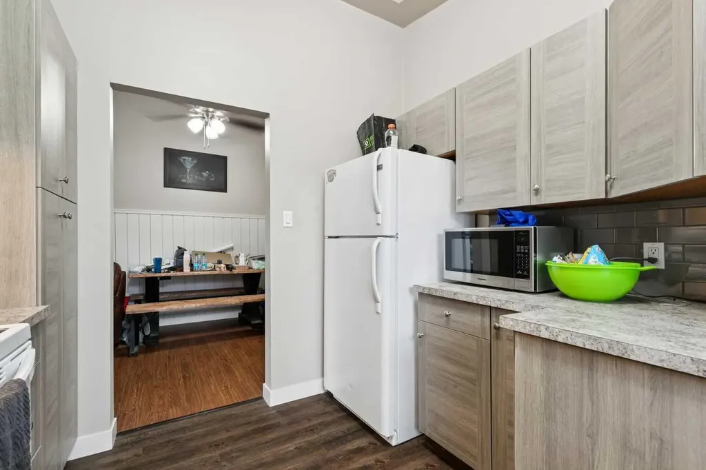 1440 45 Street SW Calgary AB T3C 2C2
