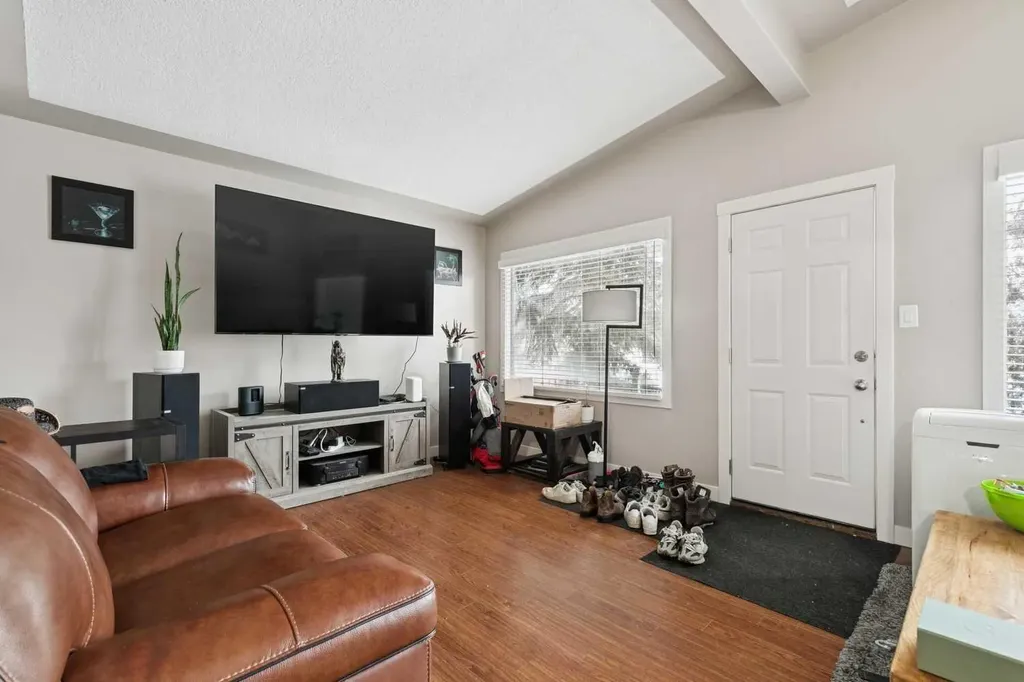 1440 45 Street SW Calgary AB T3C 2C2