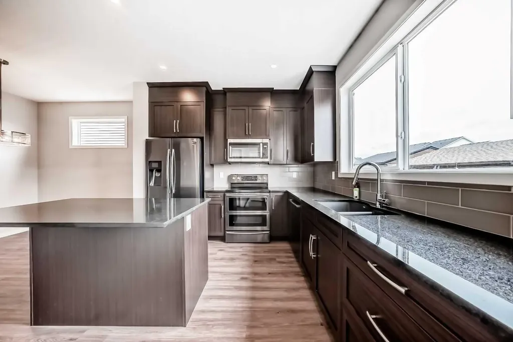 18 Willow Crescent Okotoks AB T1S 5S2